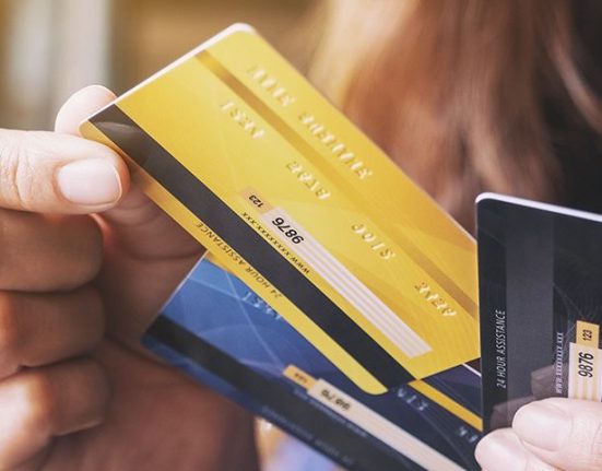 Отличие кредитной карты от дебетовой: основные аспекты и преимущества