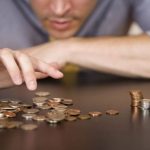 Причины, по которым жители Казахстана оказываются в финансовых трудностях