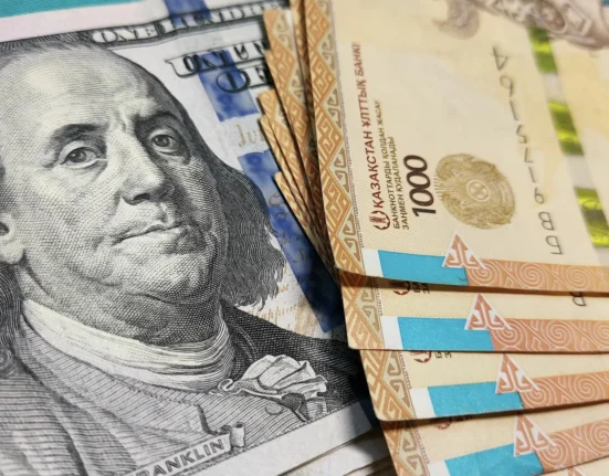 Доллар в Казахстане подскочил до 545 тенге в обменниках