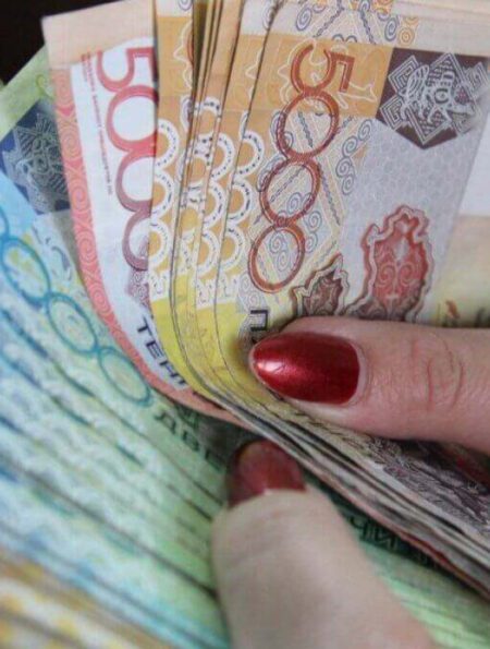 Каждый третий казахстанец работает вне пенсионной системы — в тени